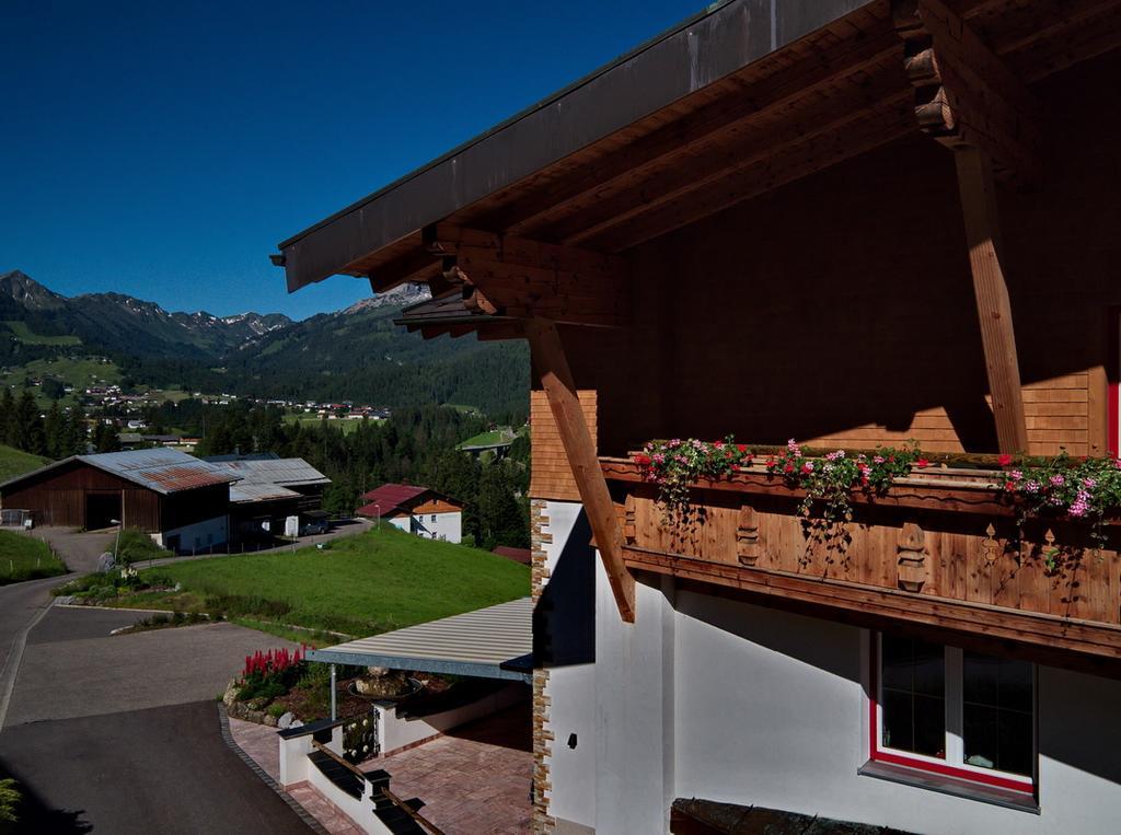Ferien-Schloessle Michaela Apartment Riezlern Exterior foto