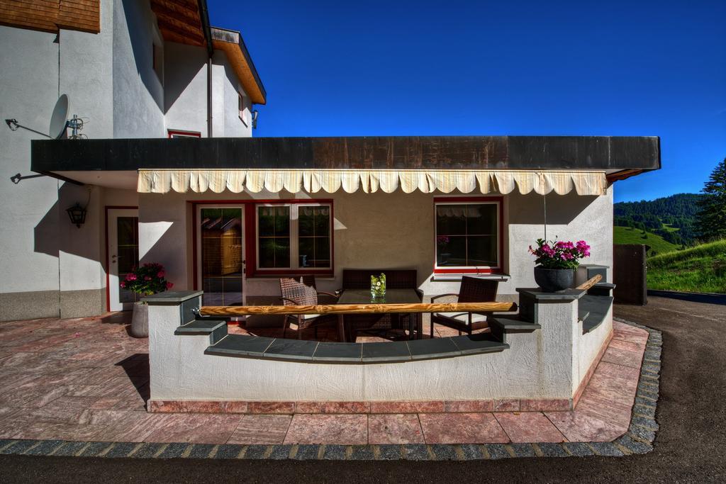 Ferien-Schloessle Michaela Apartment Riezlern Exterior foto